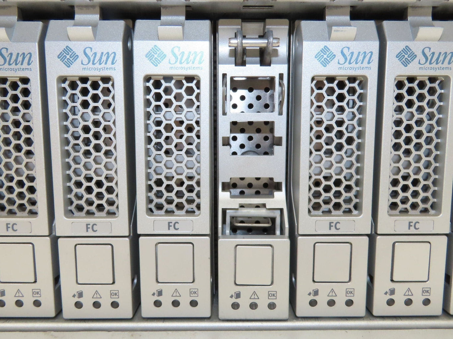 Sun StorageTek 5320 CU 16-Bay RAID Fibre Channel 3.5" NO HDDs