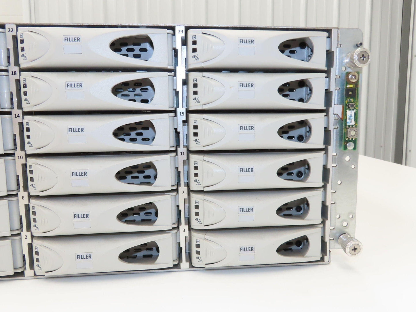 Sun Microsystems J4400 24-Bay 3.5" SAS Storage Unit Rackmount NO HDDs NO CADDIES