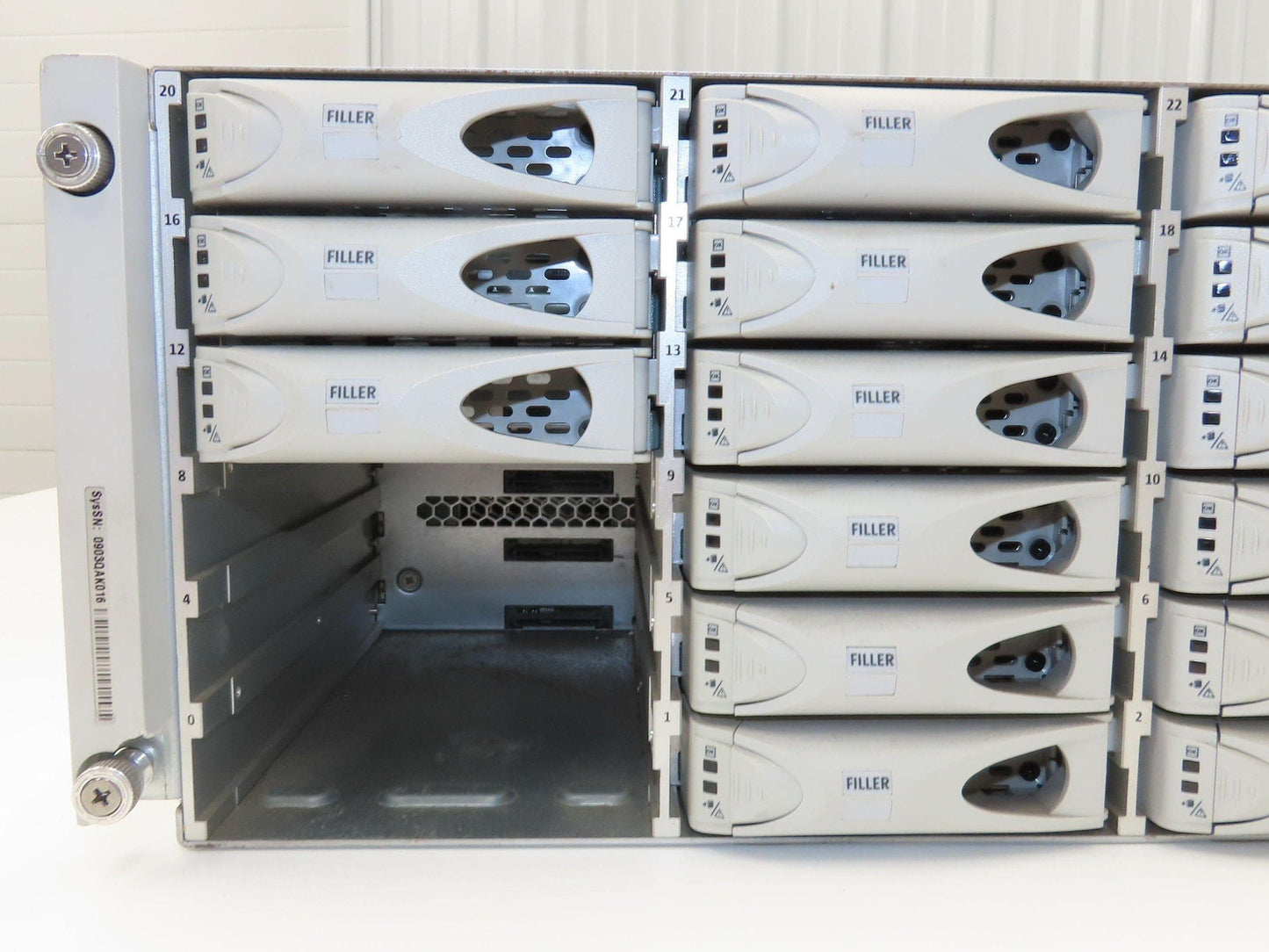 Sun Microsystems J4400 24-Bay 3.5" SAS Storage Unit Rackmount NO HDDs NO CADDIES