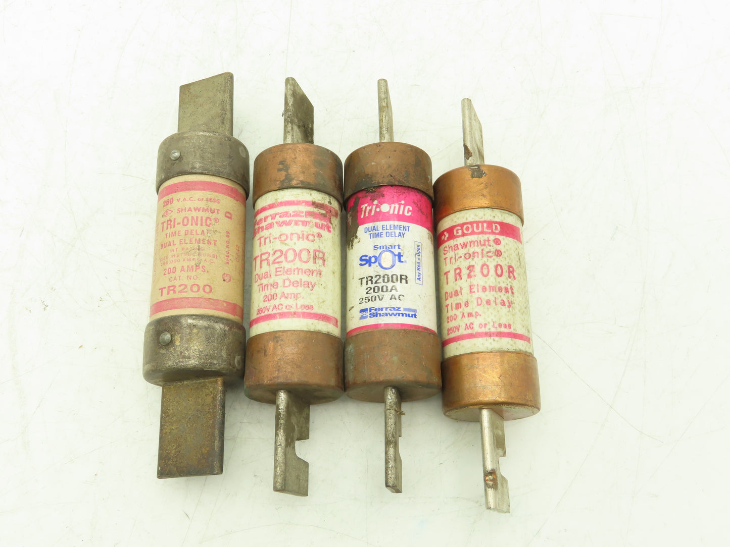 Gould Shawmut TR200R Dual Element Time Delay Fuse 200A 250VAC Class RK5 Lot of 4