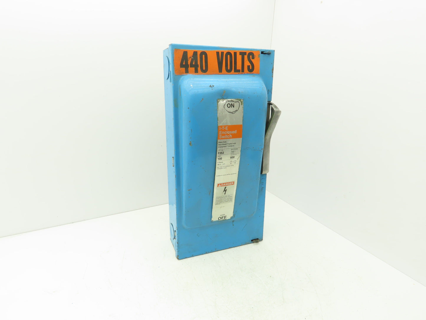 Siemens F-353 I-T-E Enclosed Switch Fusible 100A 600VAC 3-Pole Type 1