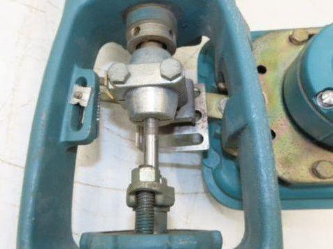 Honeywell 1" NPT Valve + Electro-Pneumatic Actuator & Positioner