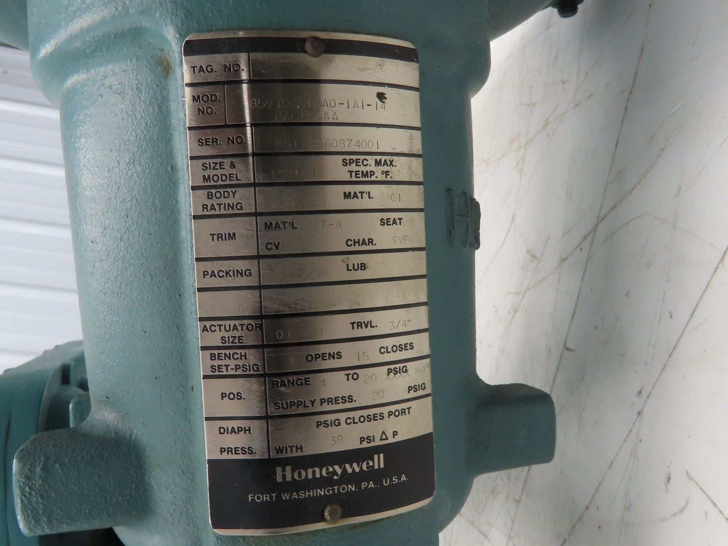 Honeywell 1" NPT Valve + Electro-Pneumatic Actuator & Positioner