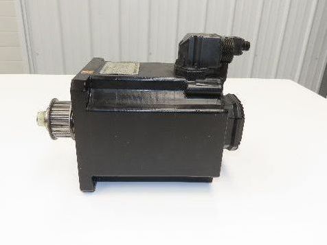 Okuma BL-MC200J-20T AC Servo Motor 4kW 2000 RPM 157V 16.2A 3PH
