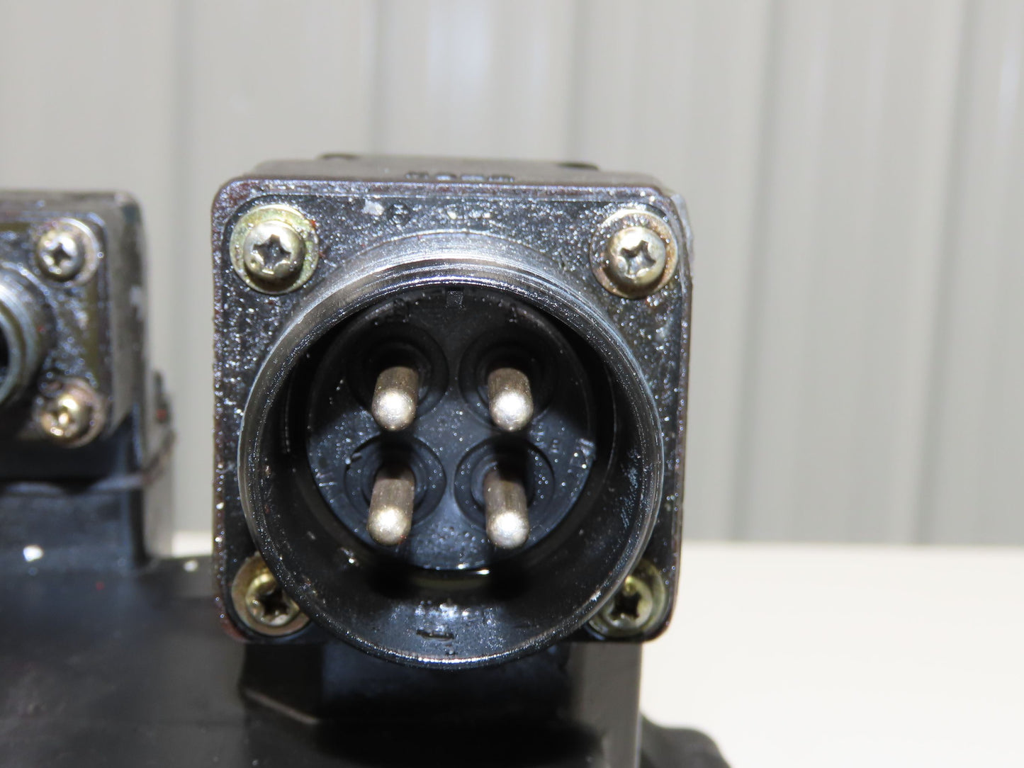 Okuma BL-MC190J-20T AC Servo Motor 3.9kW 2000 RPM 133V 16.9A 3PH Encoder