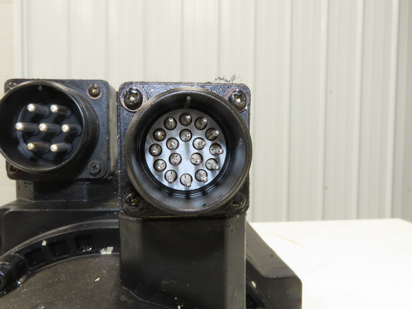 Okuma BL-MC200E-20T AC Servo Motor 4kW 2000 RPM 157V 3PH Encoder ER-FC-2048D