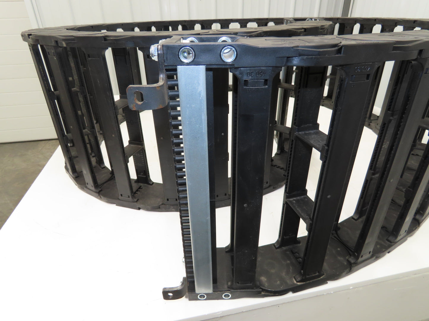 Igus Series E4 Energy Chain Cable Carrier 55mm x 300mm 12' Length