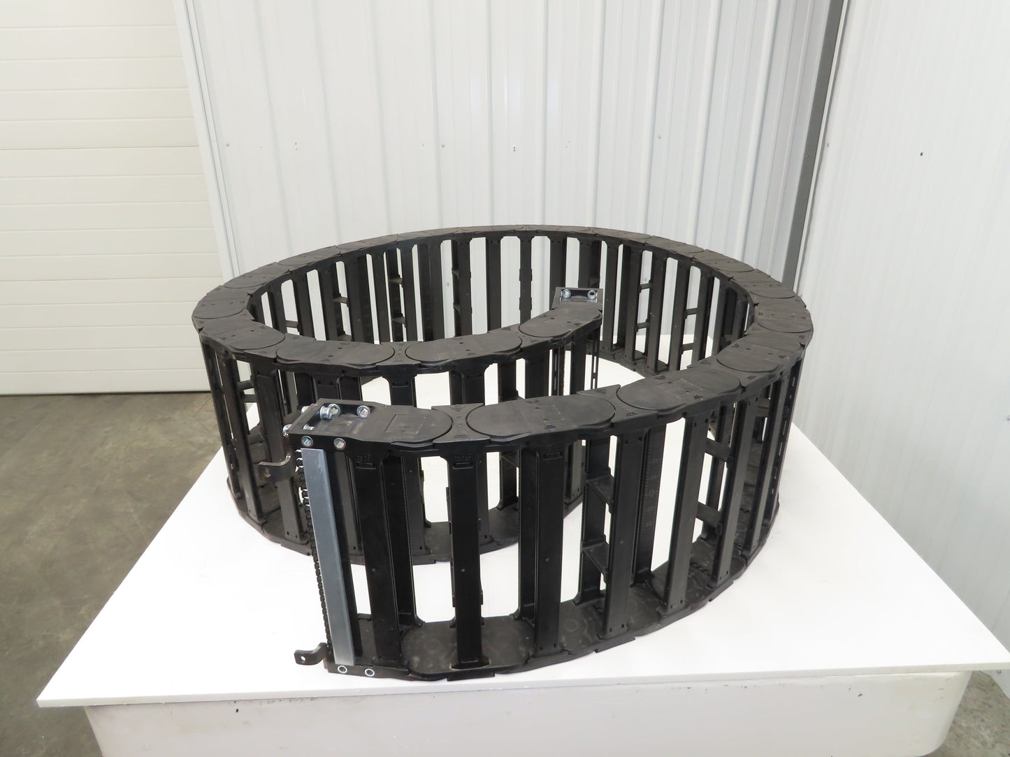 Igus Series E4 Energy Chain Cable Carrier 55mm x 300mm 12' Length