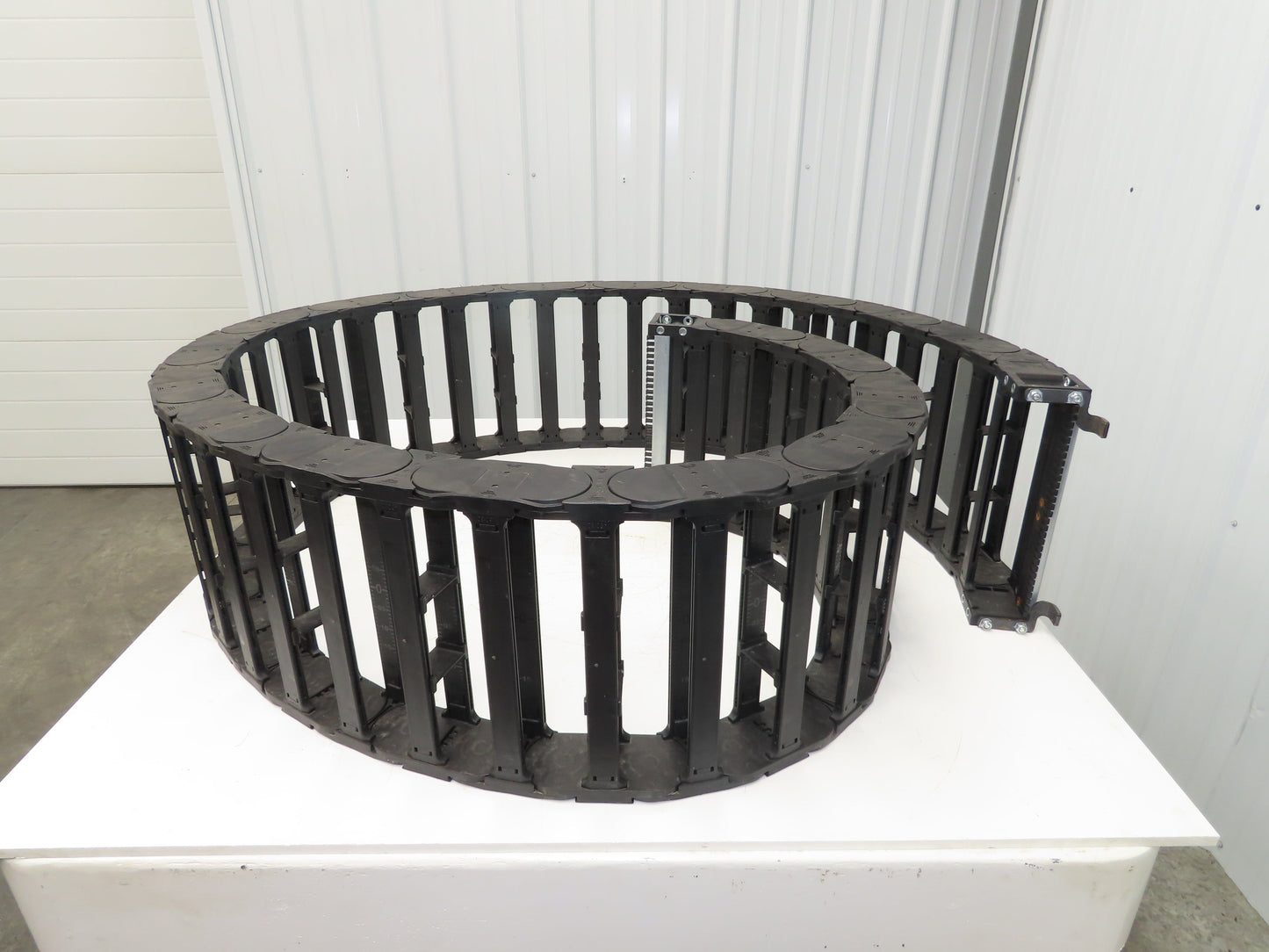 Igus Series E4 Energy Chain Cable Carrier 55mm x 300mm 12' Length