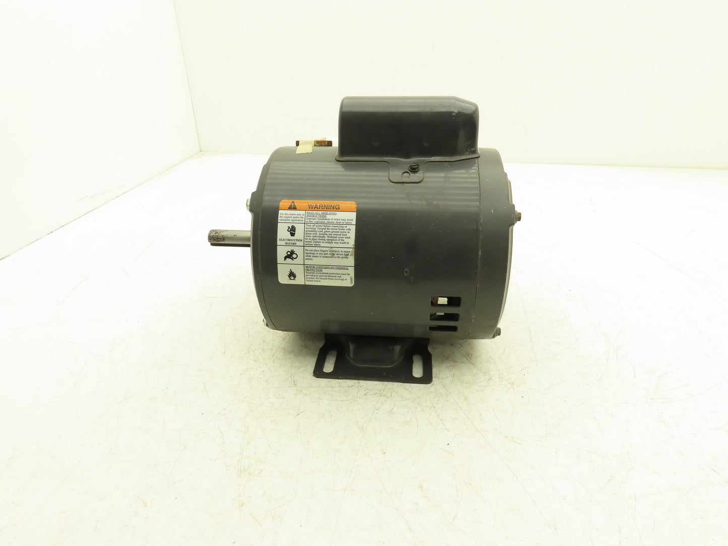 Dayton 5K442D AC Motor 1/3Hp 1140rpm 115/230V 1ph 56 Frame ODP