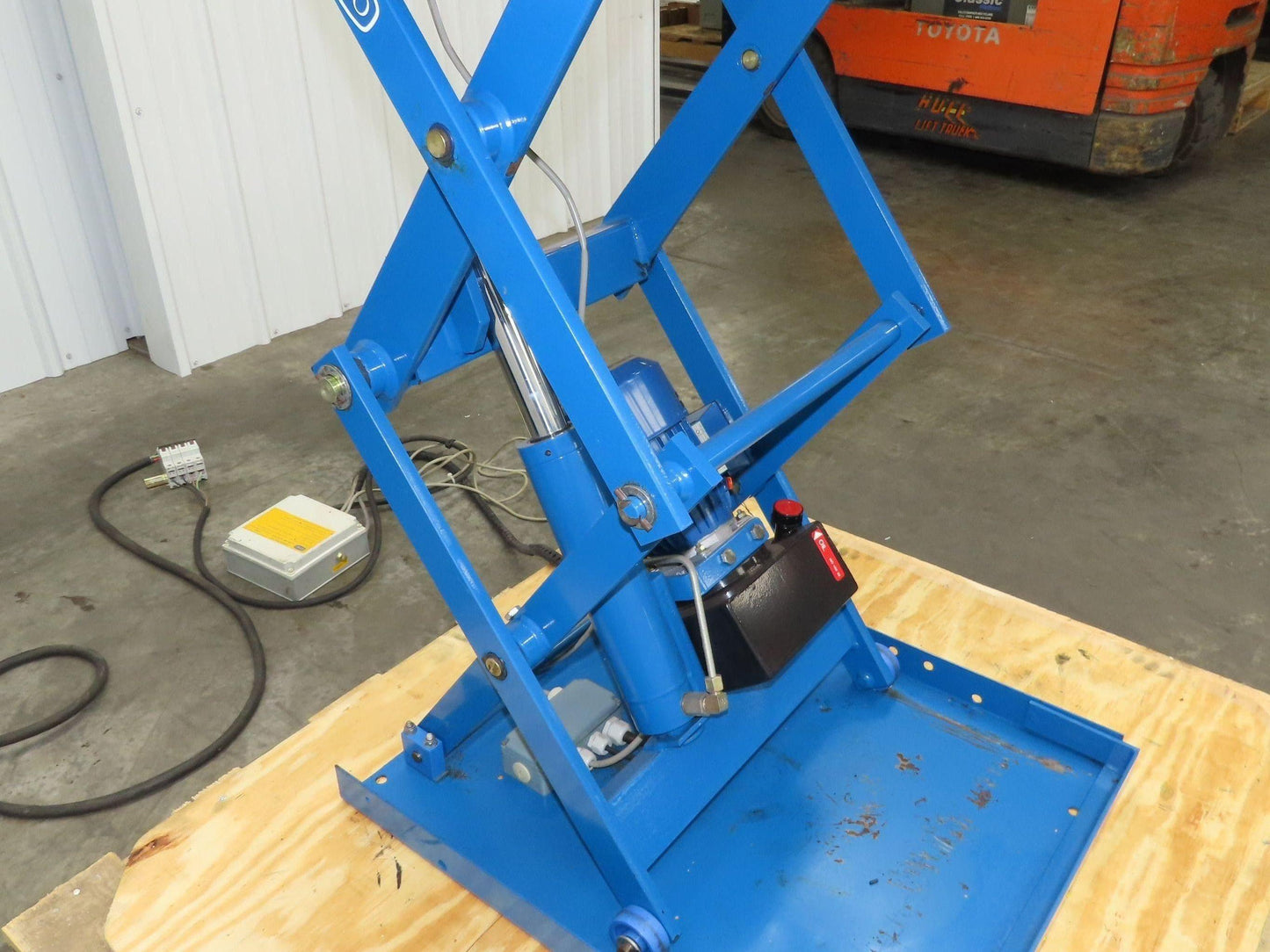 Hymo CXX4-8 Hydraulic Scissor Lift Table 400kg 880lb 36" Travel 24x31" 240V 3Ph