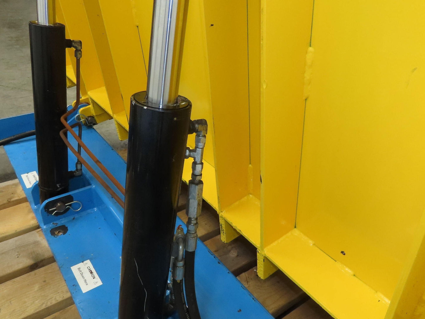 Max LPTT-UP Lift Table Max Upenders Hydraulic Tipper 2000lbs 78x54" Top 115V 1Ph