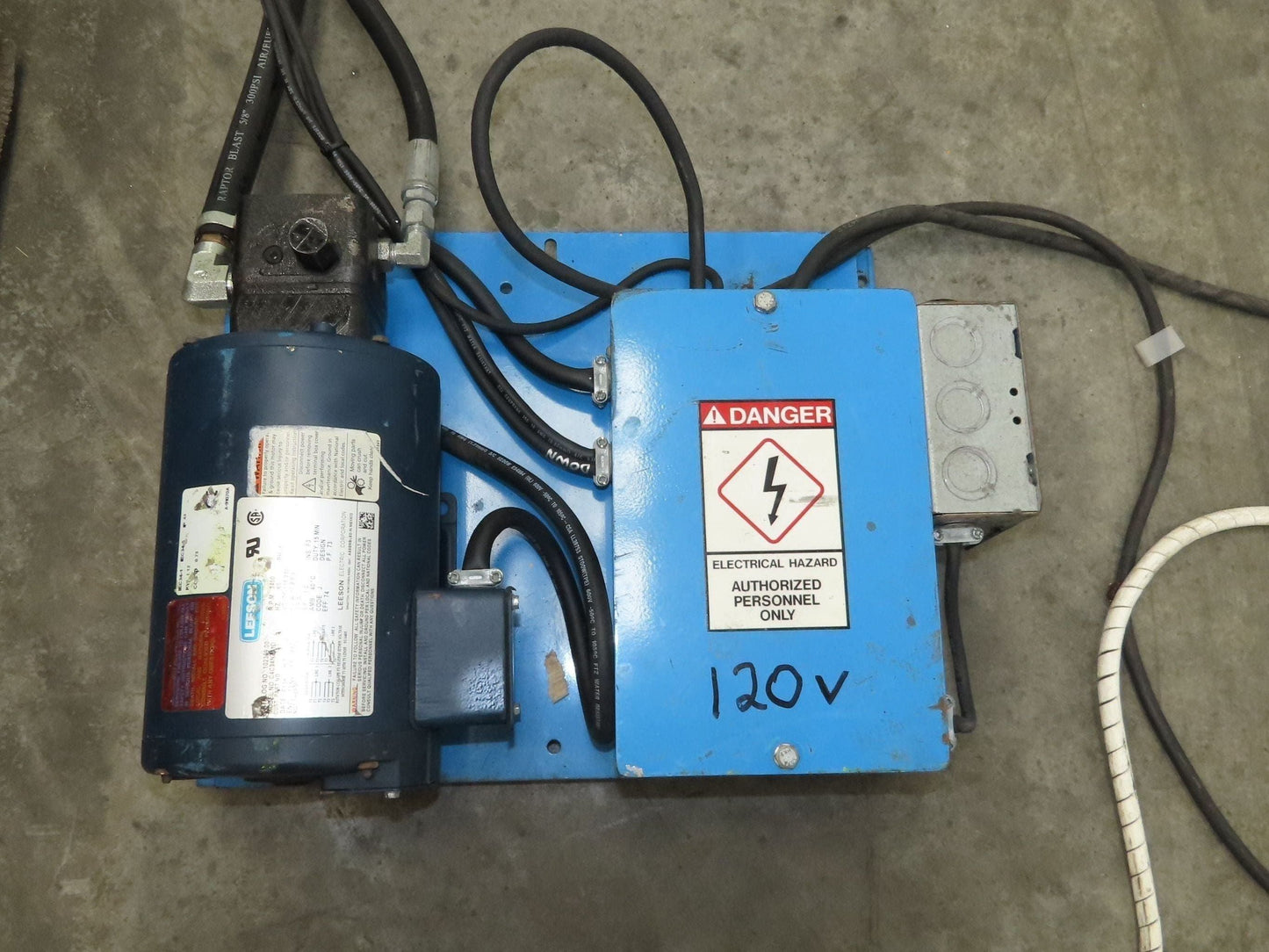 Max LPTT-UP Lift Table Max Upenders Hydraulic Tipper 2000lbs 78x54" Top 115V 1Ph