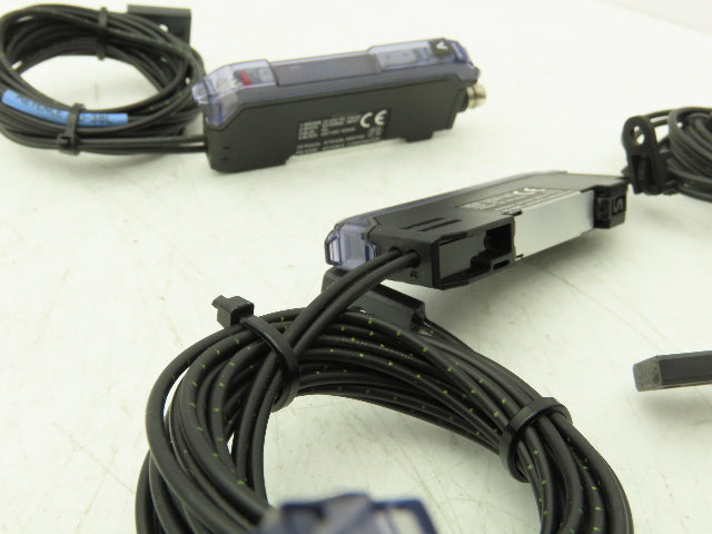 Keyence FS-V31C Fiber Optic Sensor 24V Various Cable Lengths Included Lot of 7