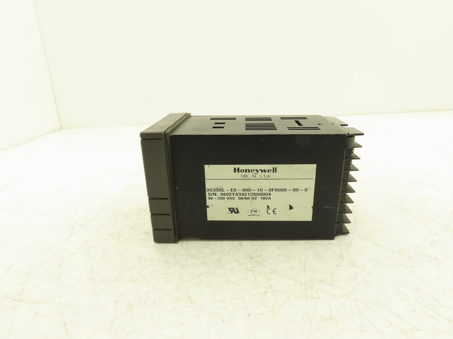 Honeywell DC300E-E-0A0-20-0000-0 UDC3000 Digital Temperature Controller