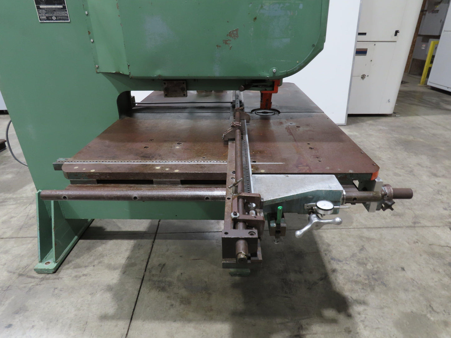 Strippit Fabricator Super 30/30 Single Punch Press 30 Ton 460V *No Foot Switch