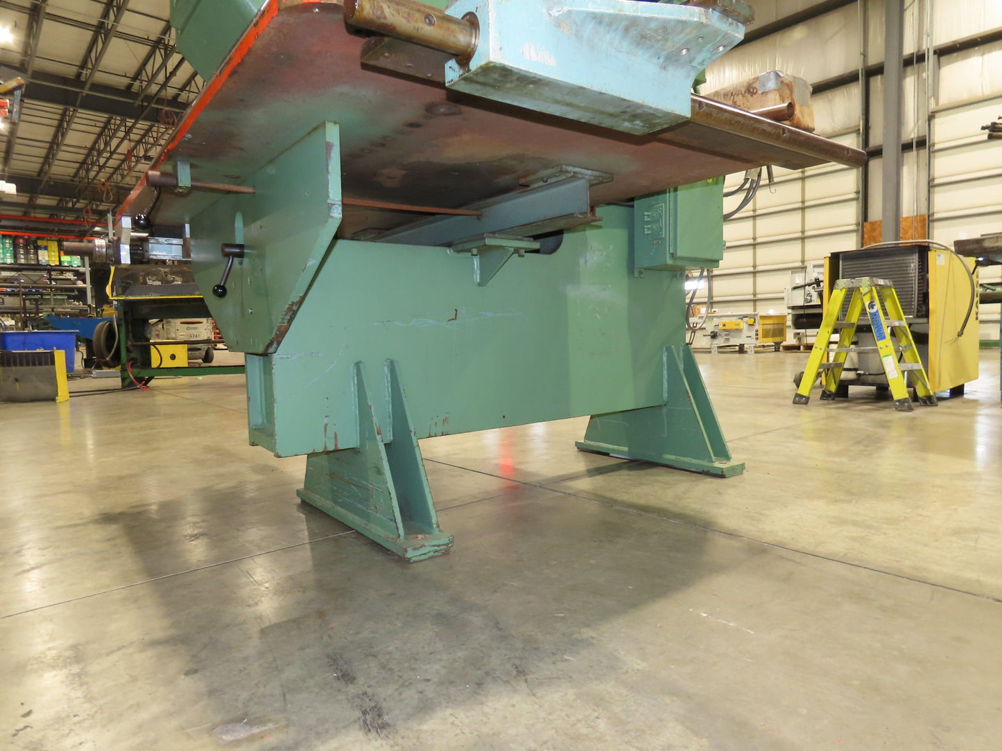 Strippit Fabricator Super 30/30 Single Punch Press 30 Ton 460V *No Foot Switch