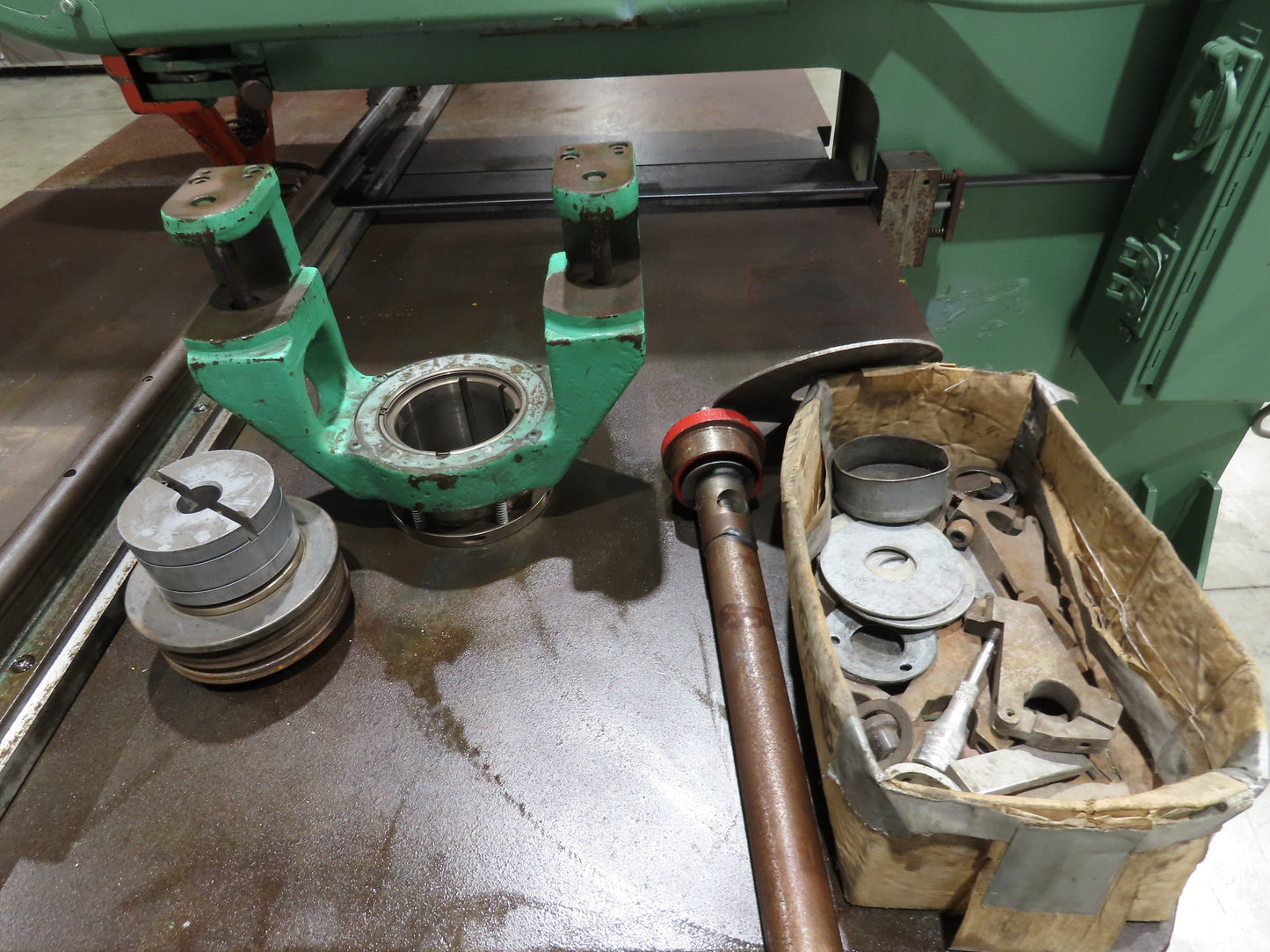 Strippit Fabricator Super 30/30 Single Punch Press 30 Ton 460V *No Foot Switch