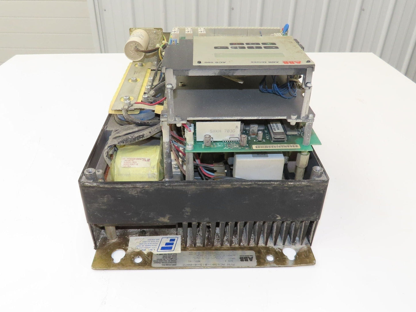 ABB ACS501-015-4-00P2 Adjustable Frequency Drive VFD 440-500V 3Ph 20Hp
