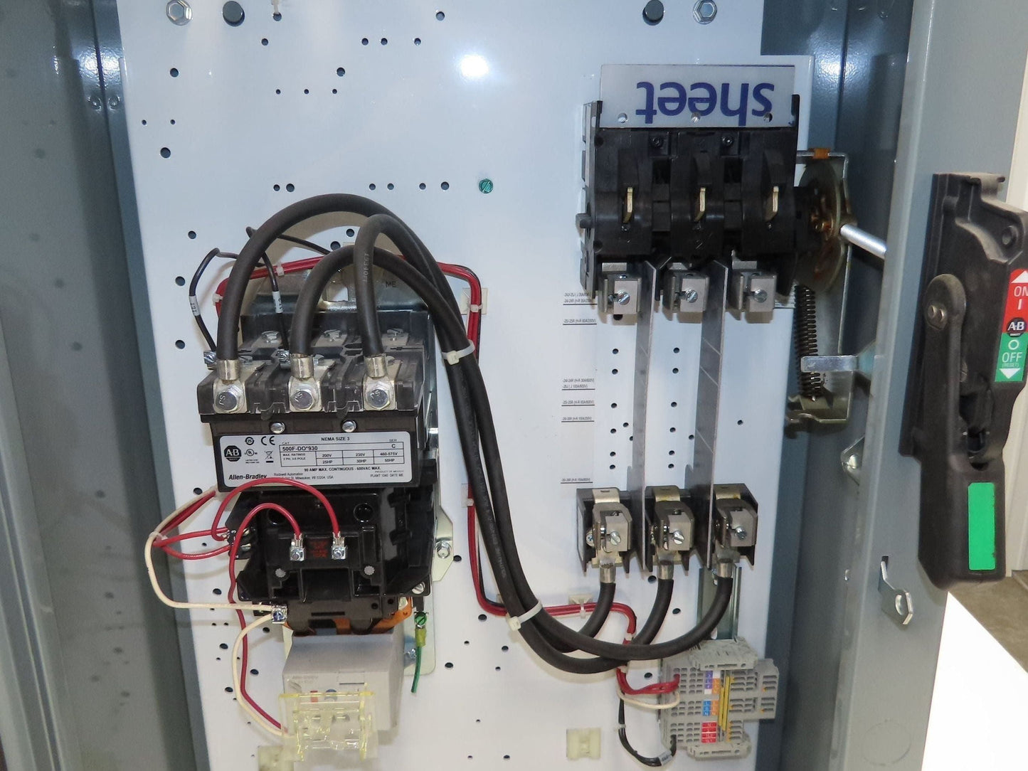 Allen Bradley 512-DACD-26R Combination Motor Starter Sz 3 NEMA 50HP 480V Fused