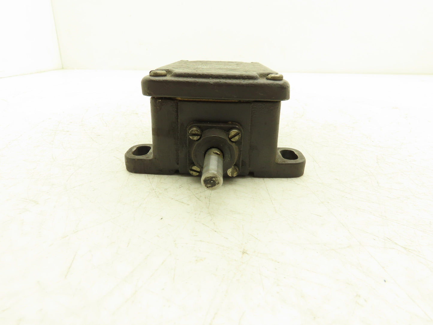 Schmersal MSP 452-11/11Y Rotating Spindle Limit Switch 250V 6A 10mm" Shaft
