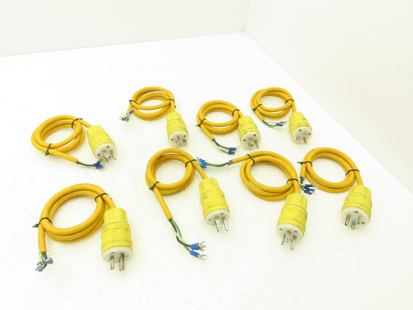 Leviton N/A Industrial Extension Cord Plug & Terminal Connectors 16AWG Lot of 8