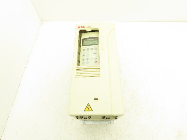 ABB ACS800-U1-0009-2+P901 VFD 3Ph 208-240Vac In 7.5Hp 208-240V 27A 300Hz Out