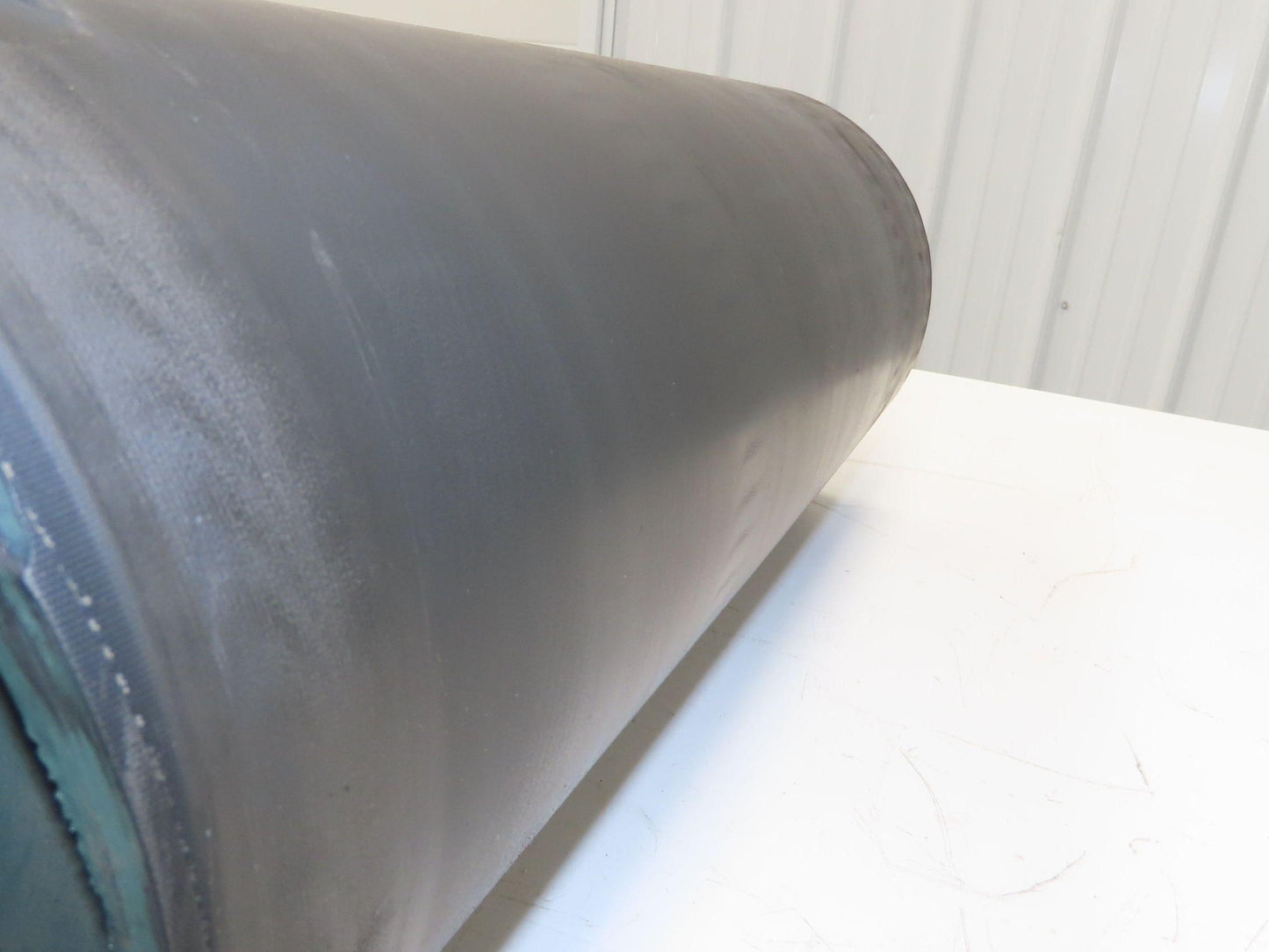 Hytrol 8"x 20.5" Center Drive Pulley 24" Conveyor 21"BF 1-11/16" Ext Shaft