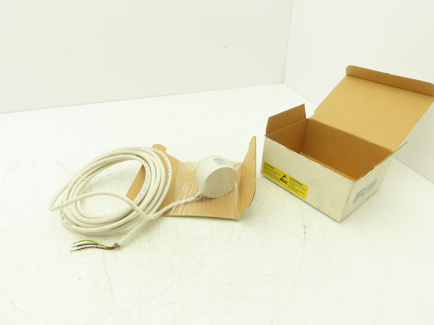 Hengstler 0 522 327 Rotary Encoder 10mm Shaft 226 Step IP64