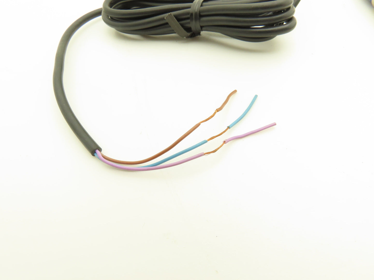 Telemecanique XU2M18KP340W-T Photoelectric Sensor Right Angle 18mm 12-24v