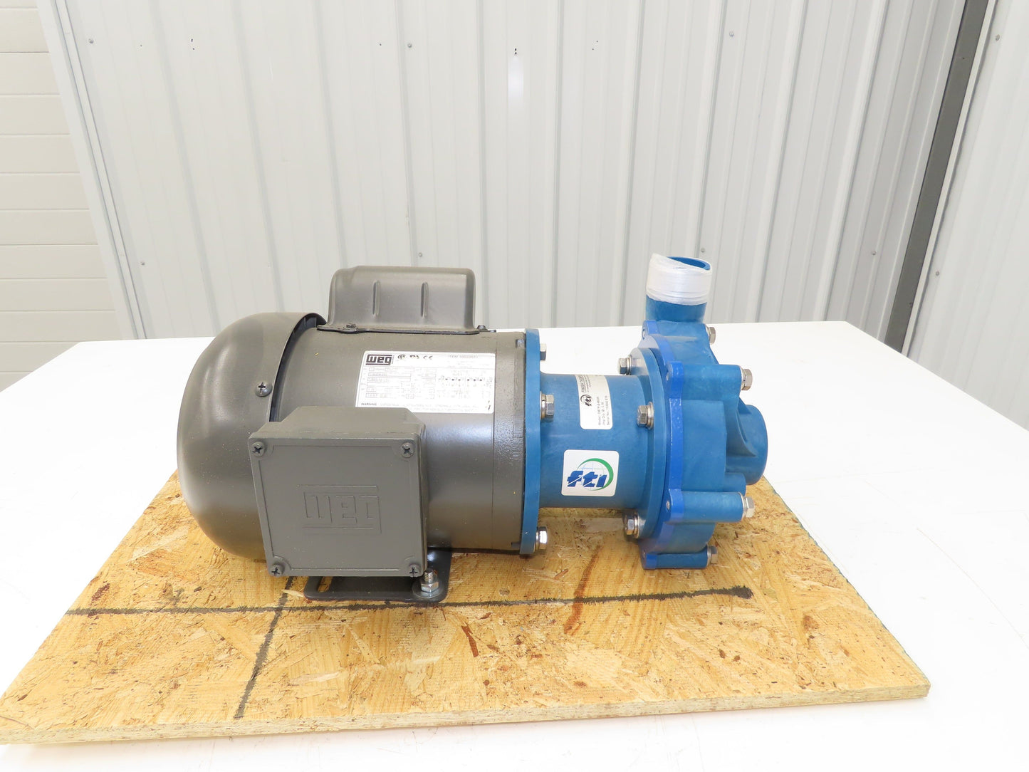 Finish Thompson DB7P-E-M226 Pump Sealless Mag Drive DB Series 115/208-230v 69GPM