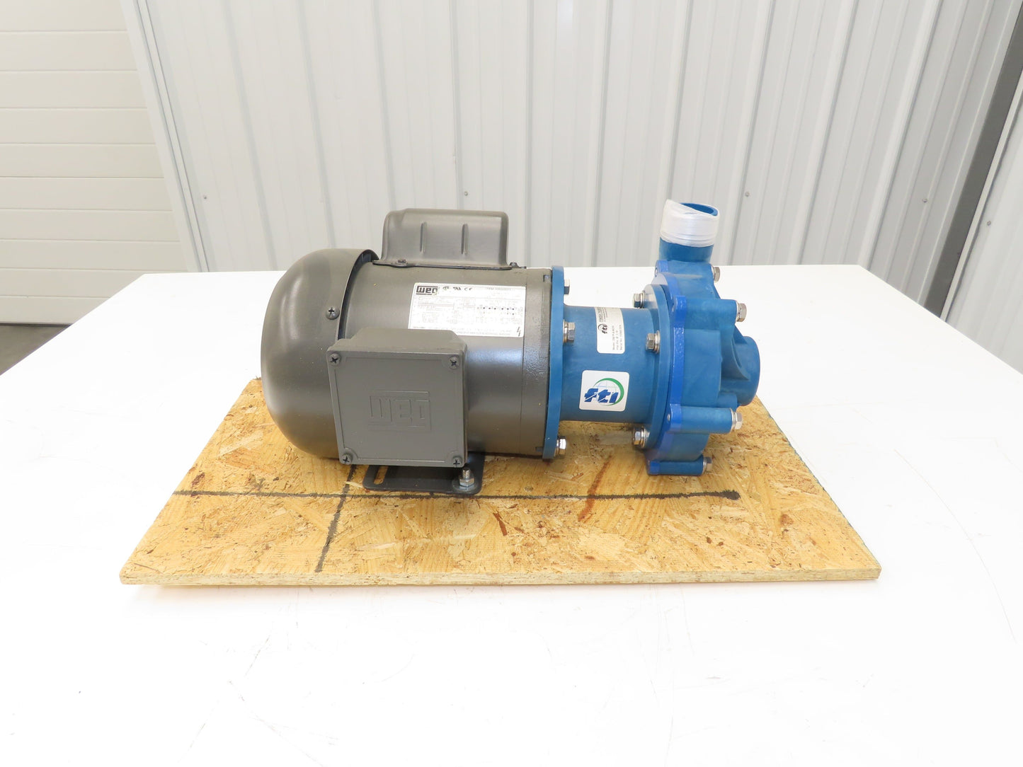 Finish Thompson DB7P-E-M226 Pump Sealless Mag Drive DB Series 115/208-230v 69GPM