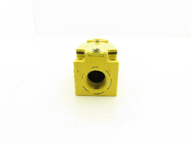 Telemecanique XCK J1305707 Safety Interlock Key Switch 240vac 3amp