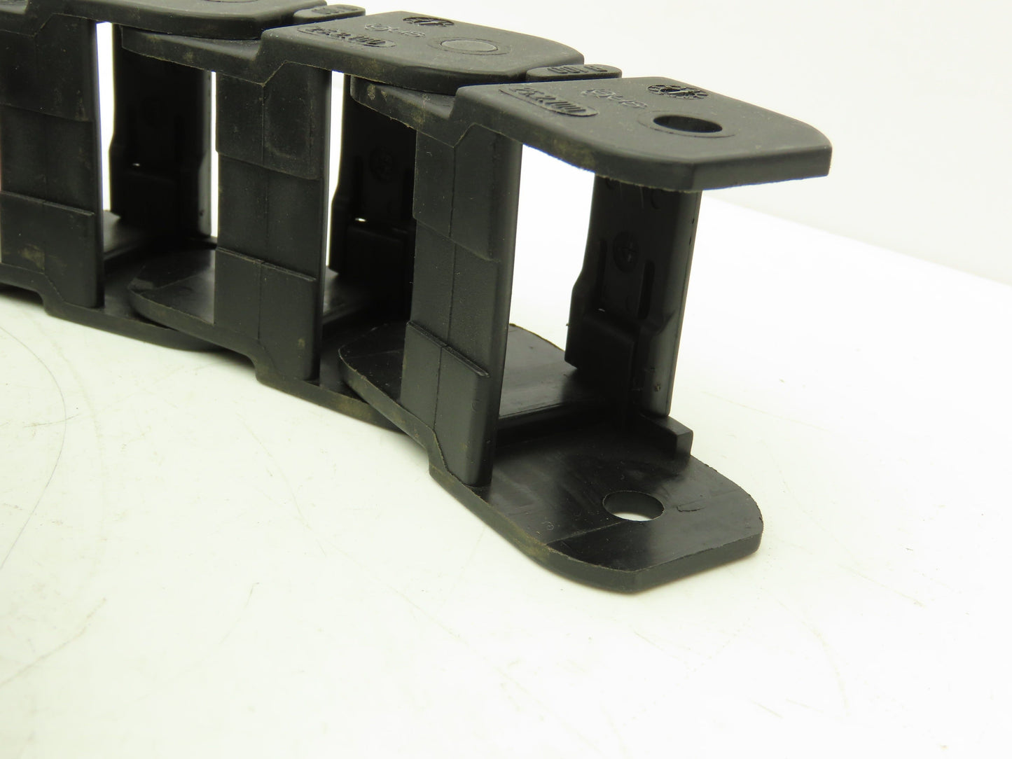 Igus R100 Energy Chain Cable Carrier 40mm x 24mm 12' Working Length