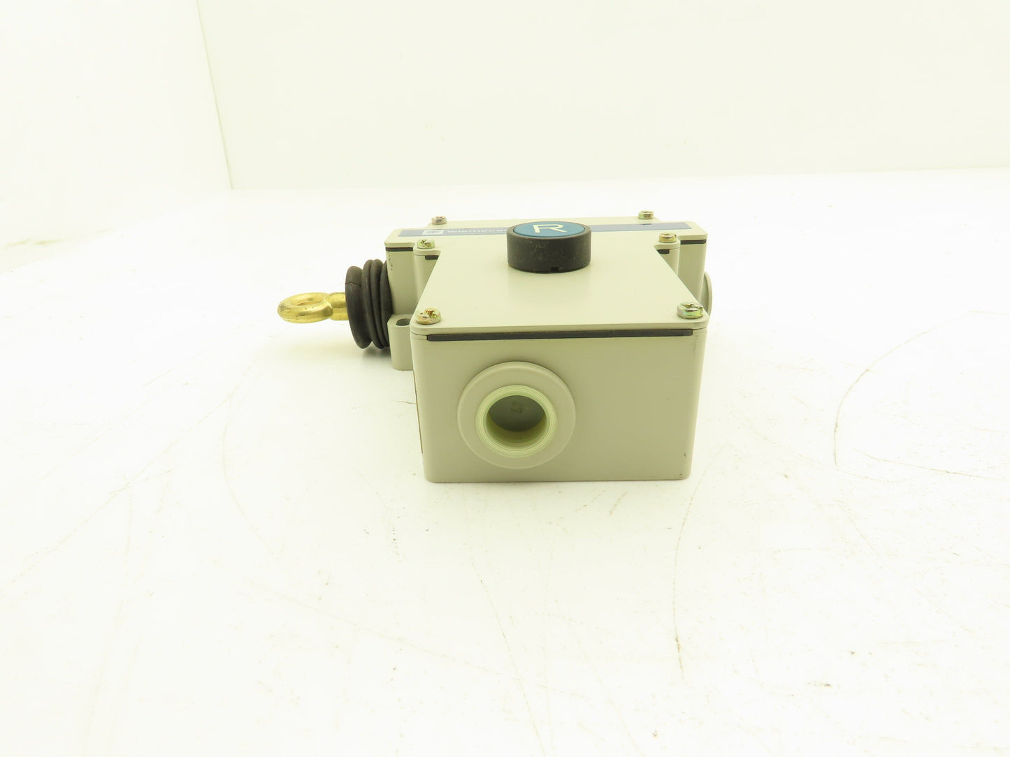 Telemecanique XY2-CE2A150H7 Cable Controlled Emergency Stop Switch Left Hand