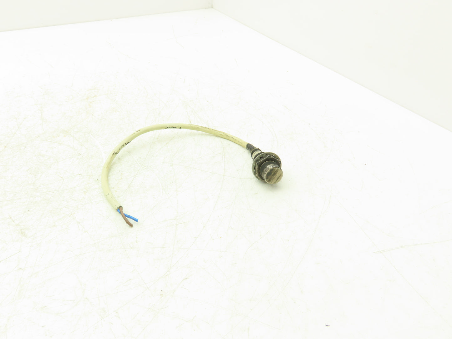 Omron E2FM-QX5D1-1 Inductive Proximity Sensor 10" Cut Cable