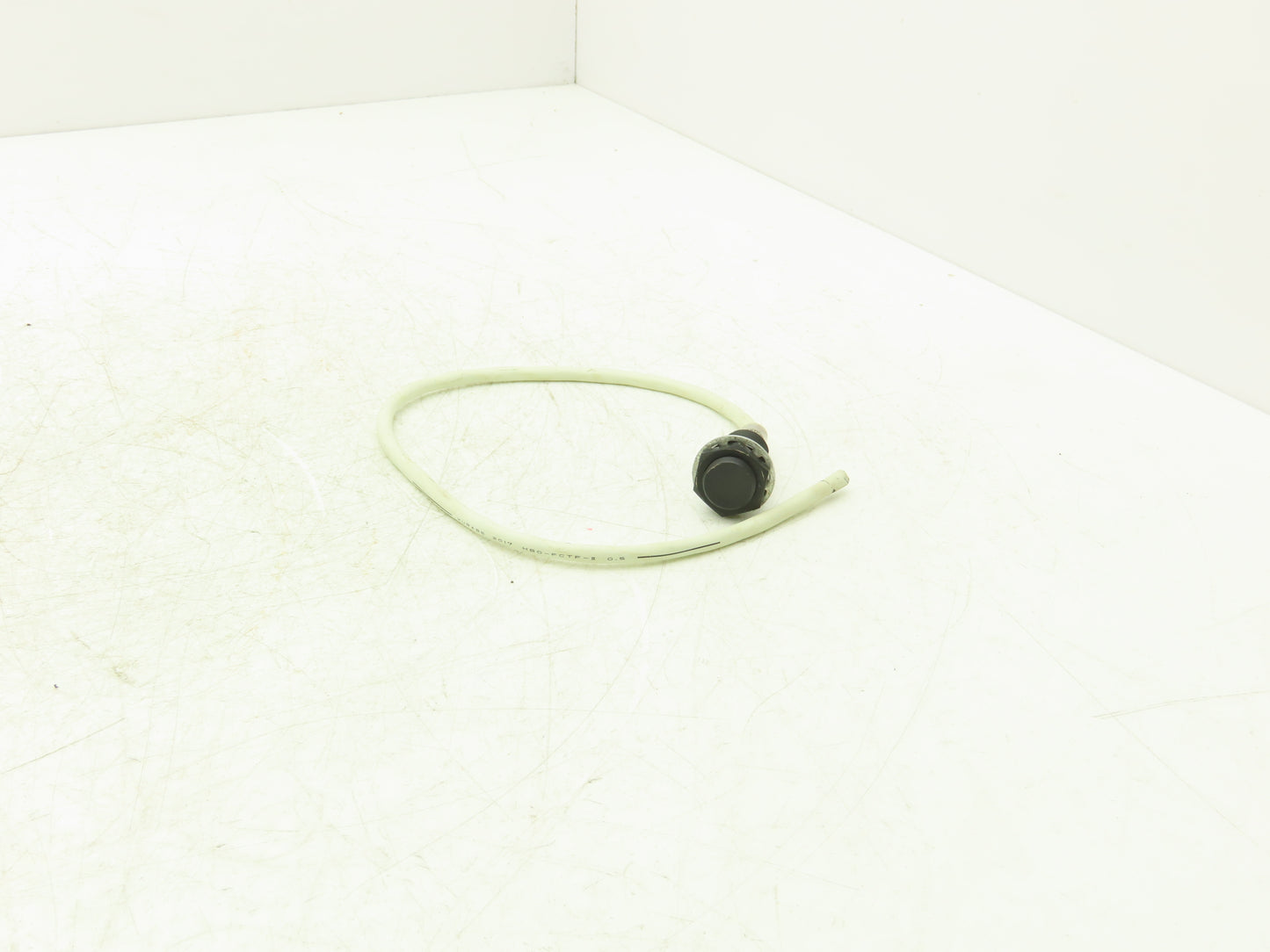 Omron E2FM-QX5D1-1 Inductive Proximity Sensor 17" Cut Cable