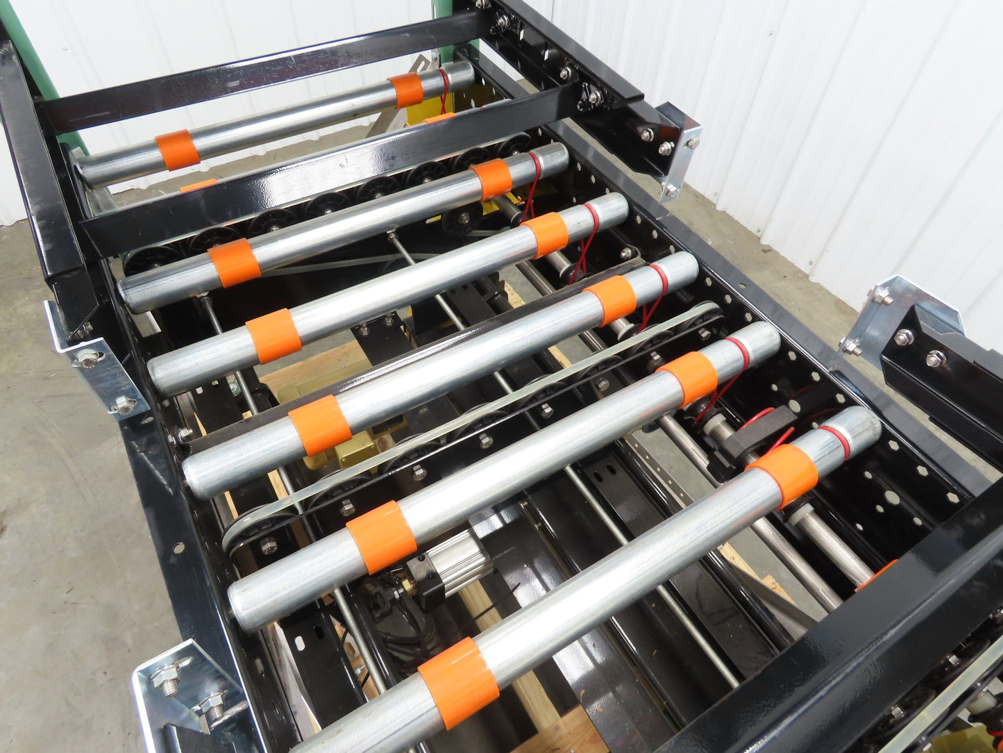 Roach RBT3 30"x 5' Live Roller Conveyor Transfer Section 27"BF Line Shaft Drive