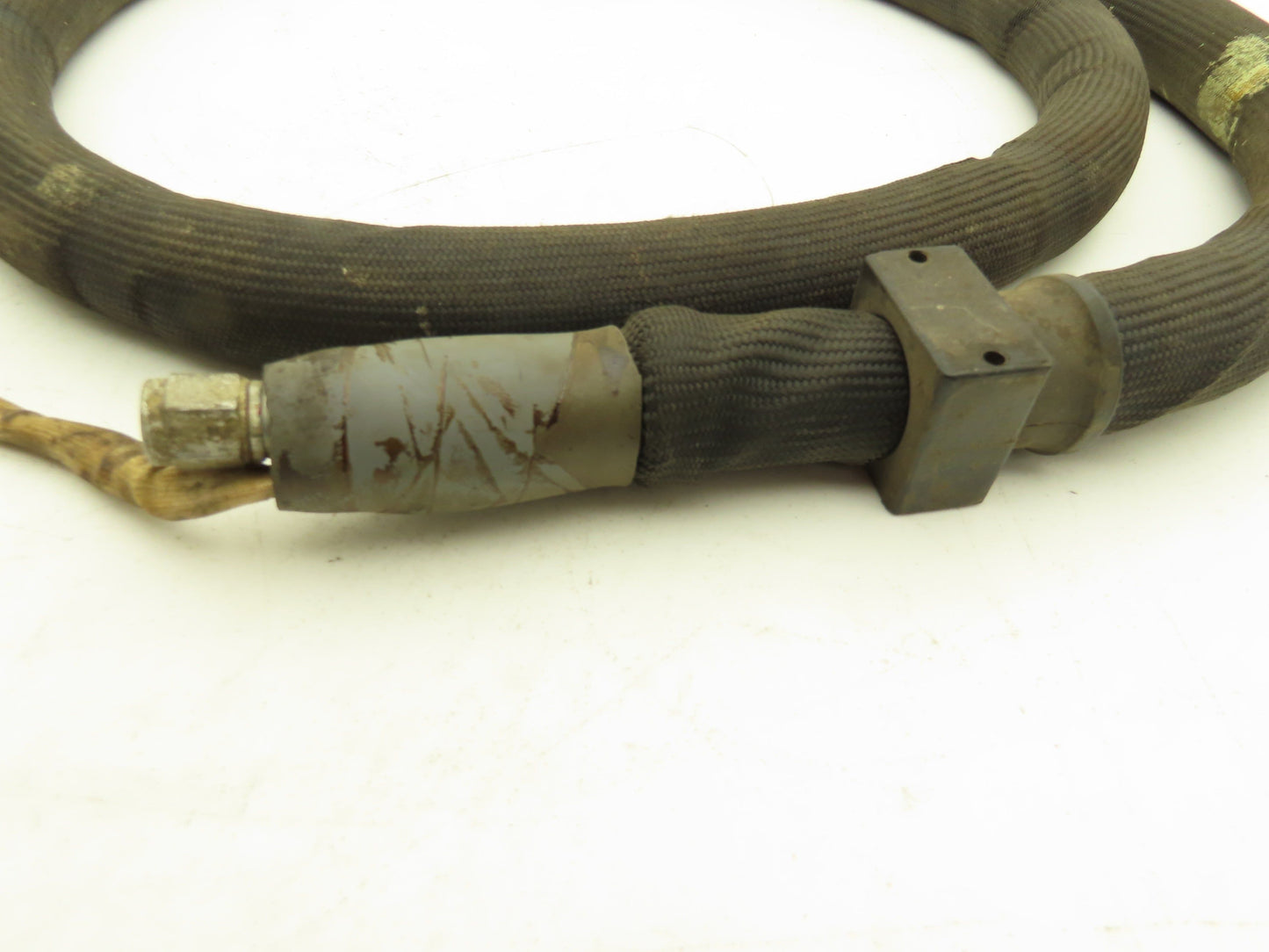 Nordson HMC 833 Hot Melt Glue Hose 8' Long 37° Flare 3/8" (-6) Fitting