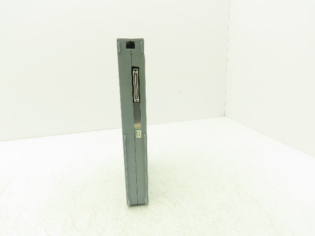 B&R Automation 2D0428.6 Digital Output Module DO 428 Tra 24VDC 2A Rev CO Cracked