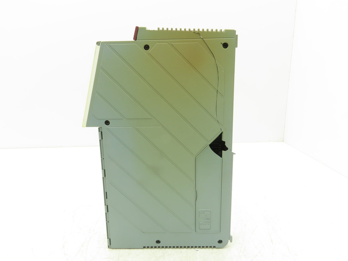 B&R Automation 2D0428.6 Digital Output Module DO 428 Tra 24VDC 2A Rev 14 Cracked