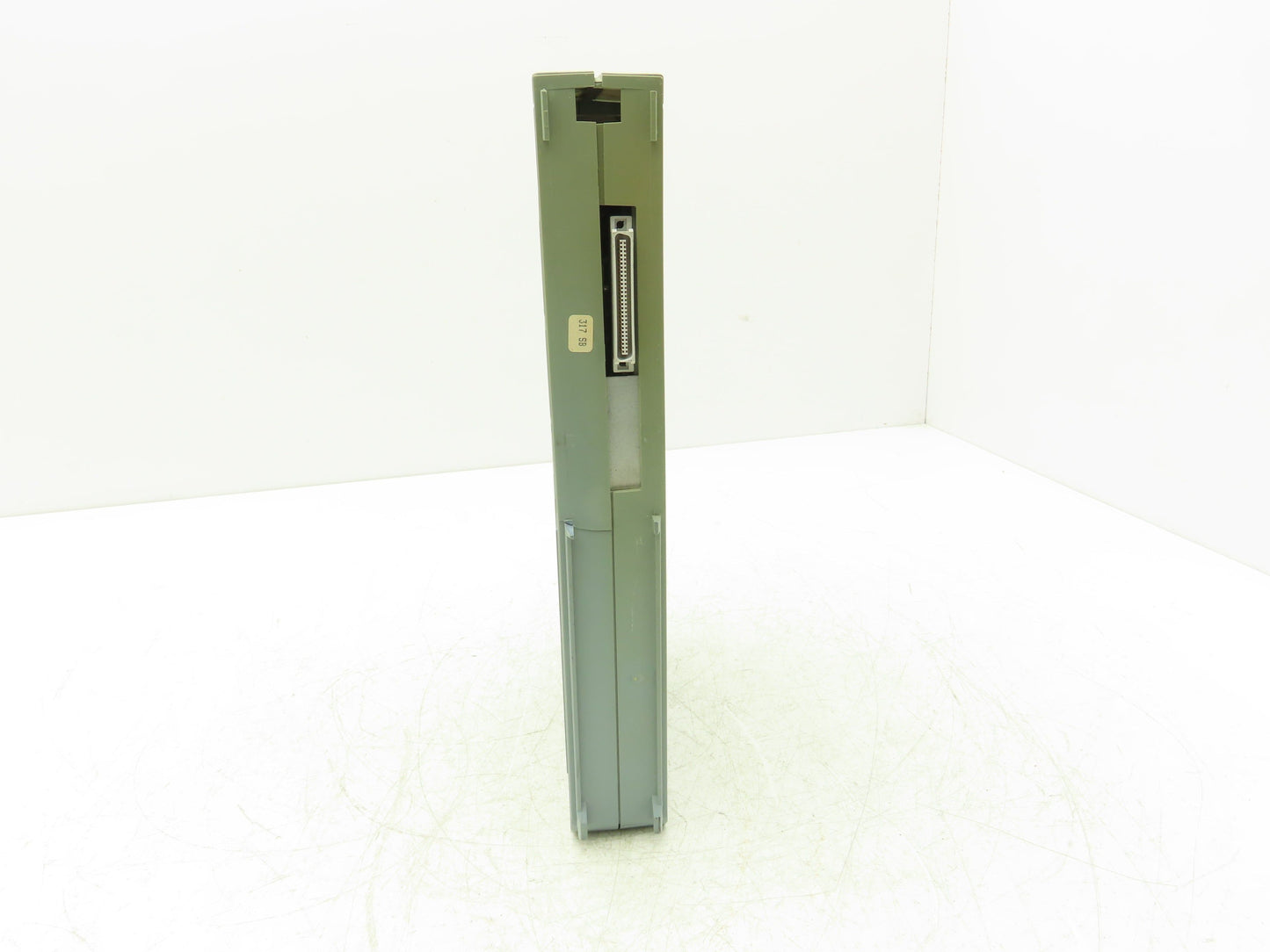 B&R Automation 2D0428.6 Digital Output Module DO 428 Tra 24VDC 2A Rev 14 Cracked