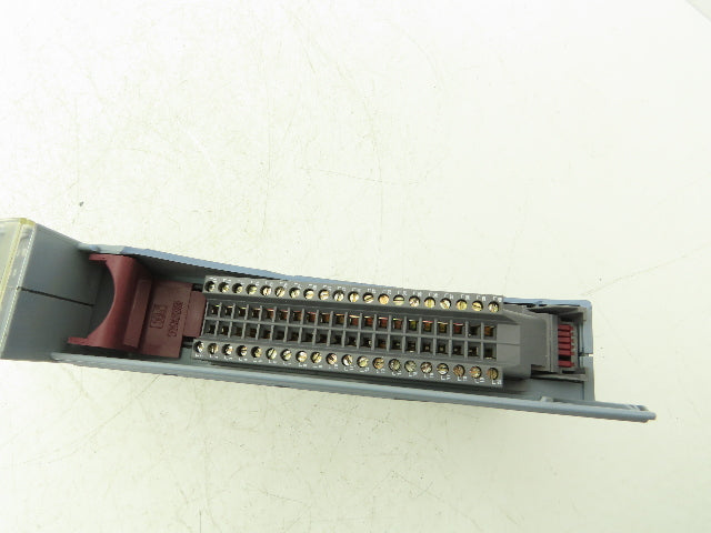 B&R Automation 2D0428.6 Digital Output Module DO 428 Tra 24VDC 2A Rev CO Cracked