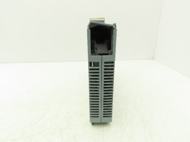 B&R Automation 2D0428.6 Digital Output Module DO 428 Tra 24VDC 2A Rev CO Cracked