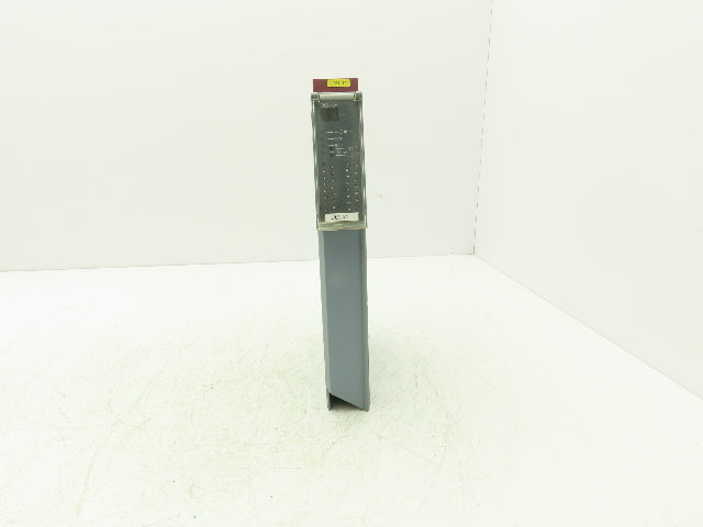 B&R Automation 2D0428.6 Digital Output Module DO 428 Tra 24VDC 2A Rev CO Cracked