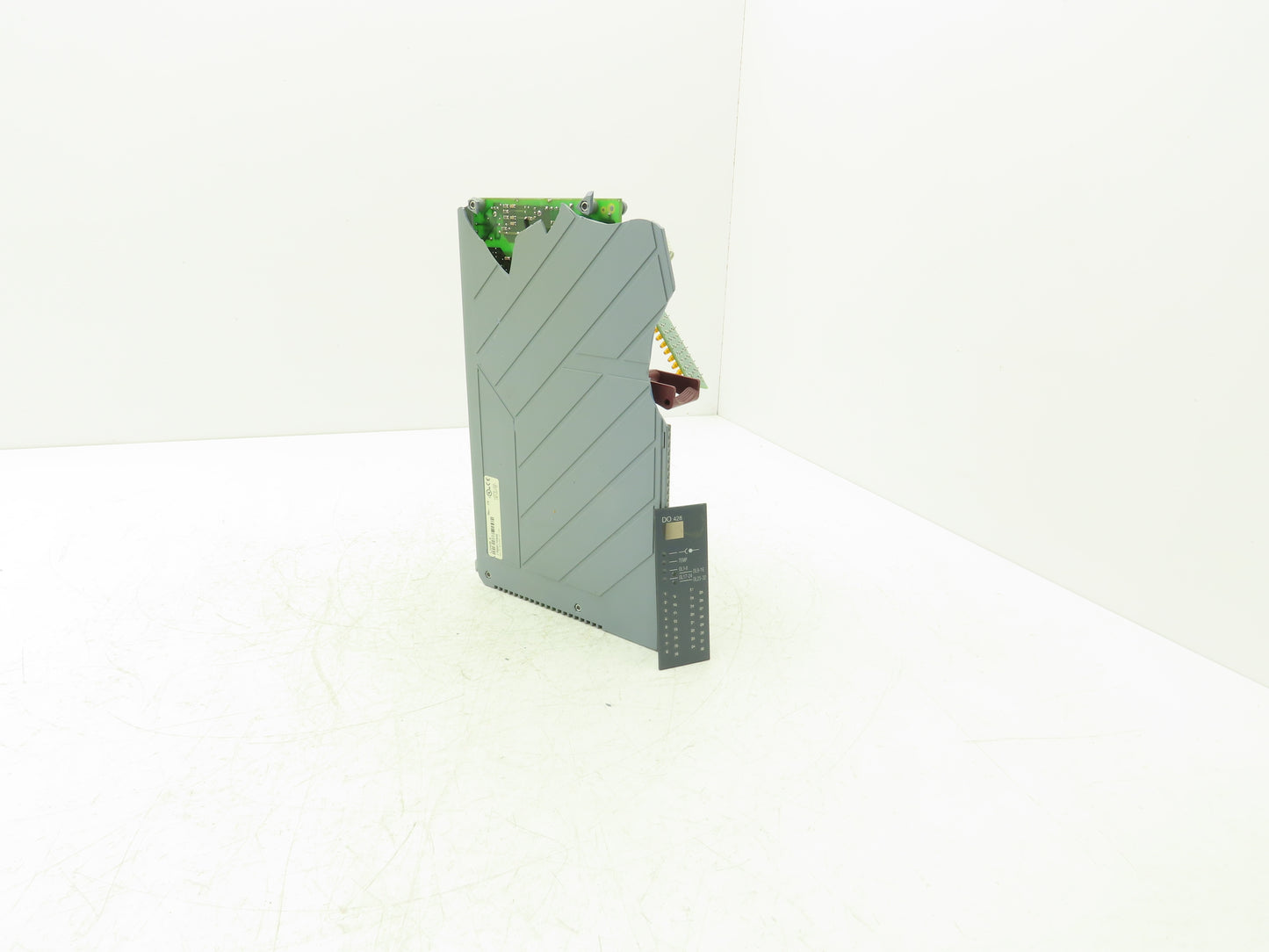 B&R Automation 2D0428.6 Digital Output Module DO 428 Tra 24VDC 2A Rev CO Cracked