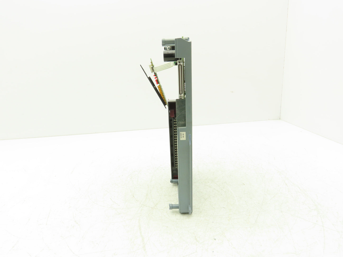 B&R Automation 2D0428.6 Digital Output Module DO 428 Tra 24VDC 2A Rev CO Cracked