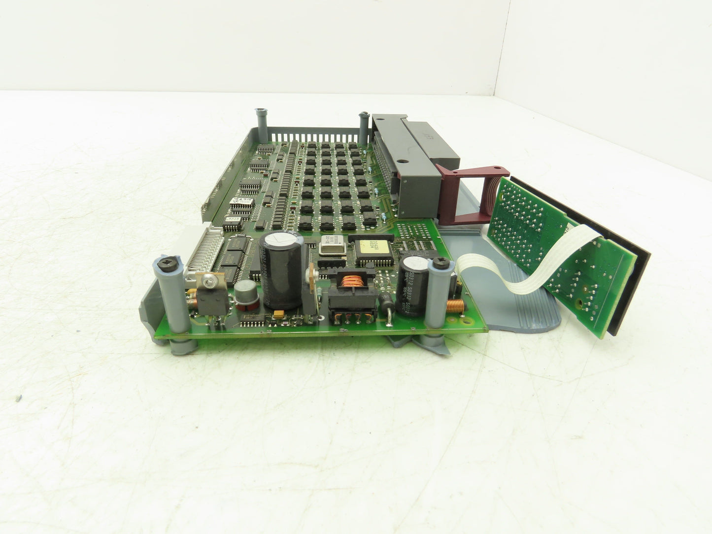 B&R Automation 2D0428.6 Digital Output Module DO 428 Tra 24VDC 2A Rev CO Cracked
