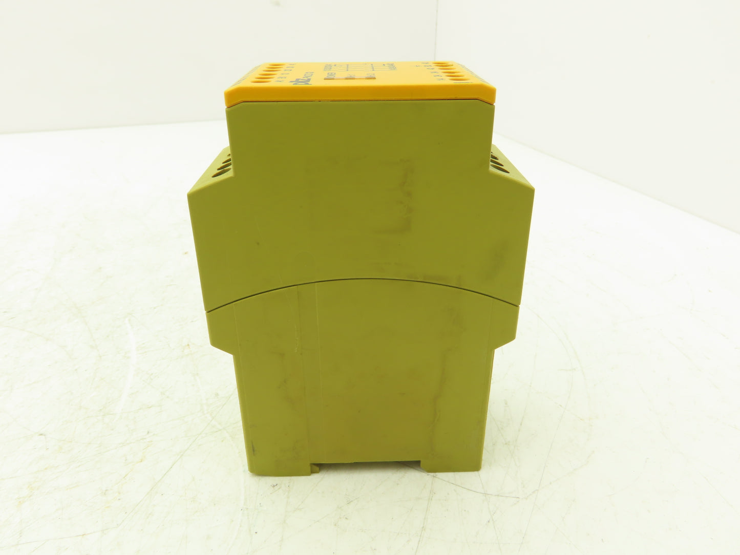 Pilz PNOZ X3 Safety Relay 24VAC 24VDC 3n/o 1n/c 1so 2.5W 60Hz