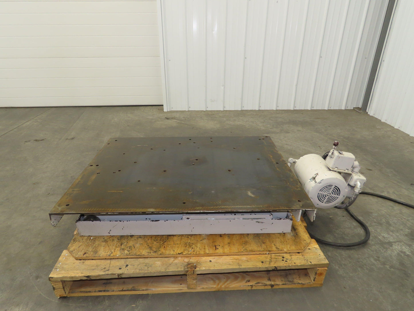 Autoquip 26W25 Hydraulic Scissor Lift Table 2000lb 26" Travel 30x40" Top 3Ph